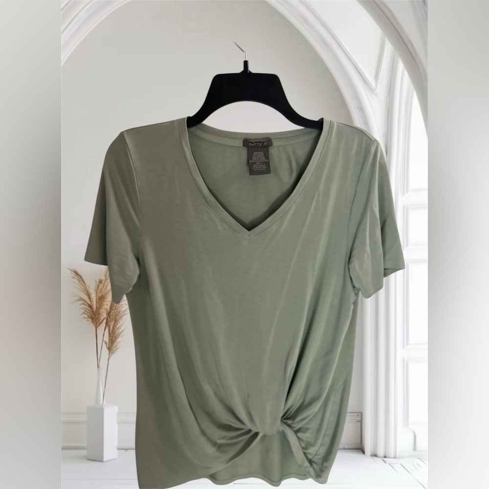 Matty M Ladies' Twist Knot Top Sz Small Pre-Loved